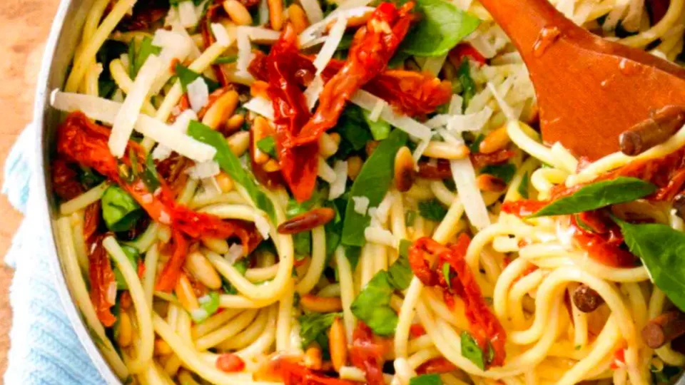 Spaghetti in Chili-Kräuter-Öl