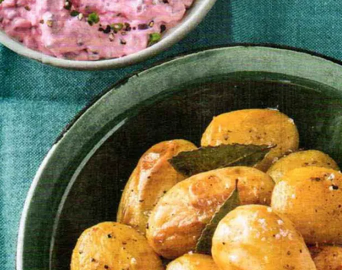 Ofenkartoffeln mit Rote-Bete-Schmand